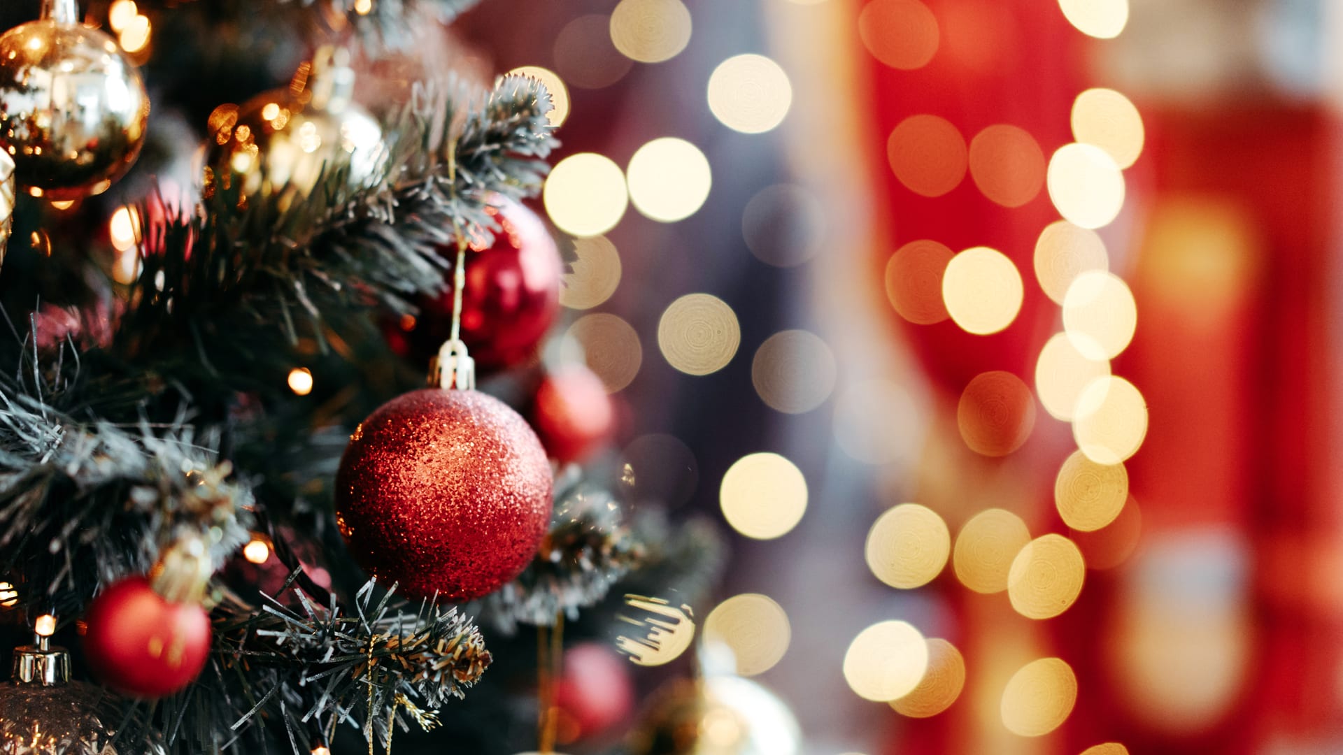 How to Reorganize Your Christmas Decorations